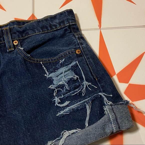 Levi 555 Dark Wash Distressed Denim Cutoffs - Picture 4 of 10